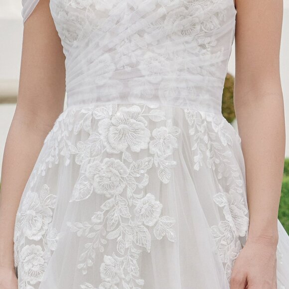 New long white/nude wedding dress,bridal gown - Picture 2 of 6